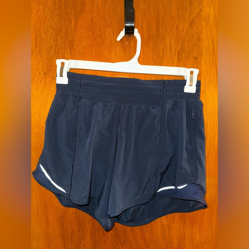 Lululemon Hotty Hot High-rise Lined short 4”- True Navy